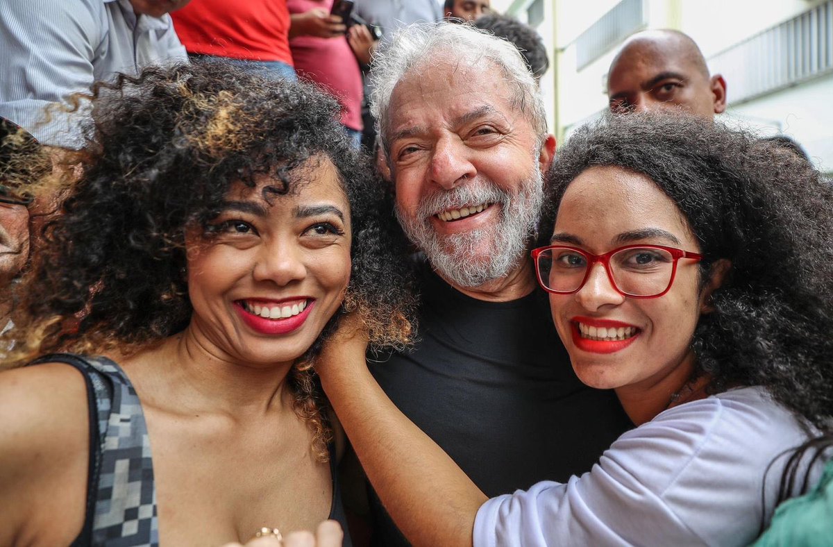 Governo Lula ACABA de anunciar o Novo Ensino Médio com mudanças e aumento das disciplinas obrigatórias.

Como era antes? 

- 60% das aulas são de disciplinas obrigatórias

- As disciplinas obrigatórias são apenas matemática, português, educação física, arte e filosofia

Como será