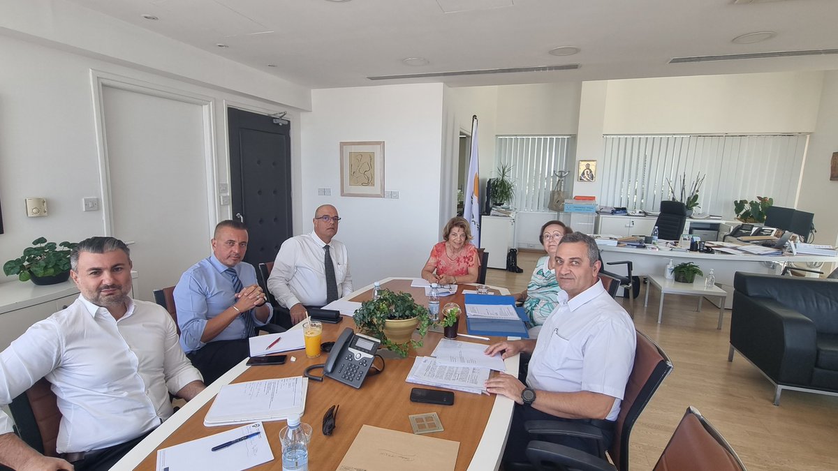 Συνάντηση εργασίας του Παγκύπριου Συνδέσμου Ιδιωτικών Νοσηλευτηρίων (Μέλος της <a href="/OEBcy/">Ομοσπονδία Εργοδοτών & Βιομηχάνων - OEB</a>) με Υπουργό Υγείας <a href="/MinHealthCY/">Υπουργείο Υγείας - Ministry of Health</a> Πόπη Κανάρη. Συζήτηση για κρίσιμα θέματα όπως η έλλειψη νοσηλευτικού προσωπικού, Ευρωπαϊκή κάρτα νοσηλείας και ΓεΣΥ.