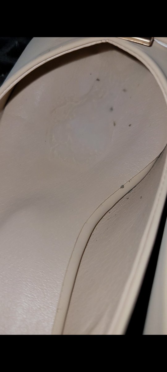 姐姐今天穿高跟～穿了整天後的樣子
偷偷清了一些腳泥