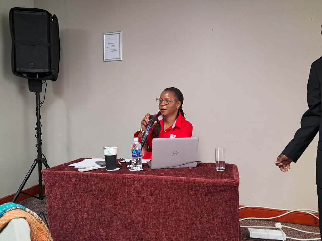 BMhlanga4's tweet photo. #HappeningToday is the #GenderUp workshop on #mechanised #ConservationAgriculture hosted by WP5 of #UkamaUstawi initiative in collaboration with WP1. @ojongbaa  and @MapedzaD of @IWMI_SouthernZA are leading the insightful session. 
@Inga_JM @BusyBeeChris @Sieg_SAS @Rose97755278 https://t.co/TNGx2lLMgn