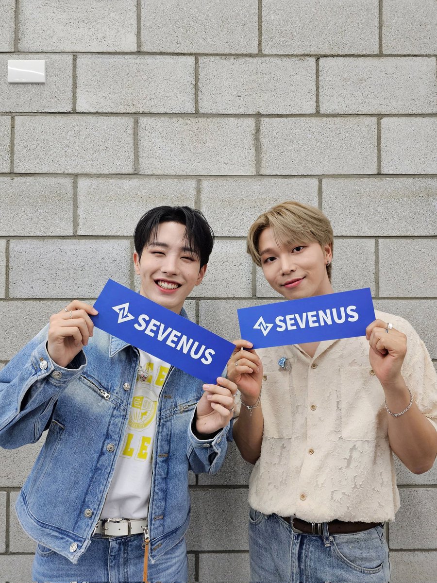 officialSEVENUS's tweet photo. [📸]
원치 않아도 빠져들 수밖에 없는
더할 나위 없이 완벽한 세븐어스👍

완벽했던 원더랜드 무대와 퇵길아웃까지! 응원해주신 희아라 분들 고마워요🥰

#SEVENUS #세븐어스
#희재 #HEEJAE #이레 #IREAH
#Summús https://t.co/3UaS73AImR