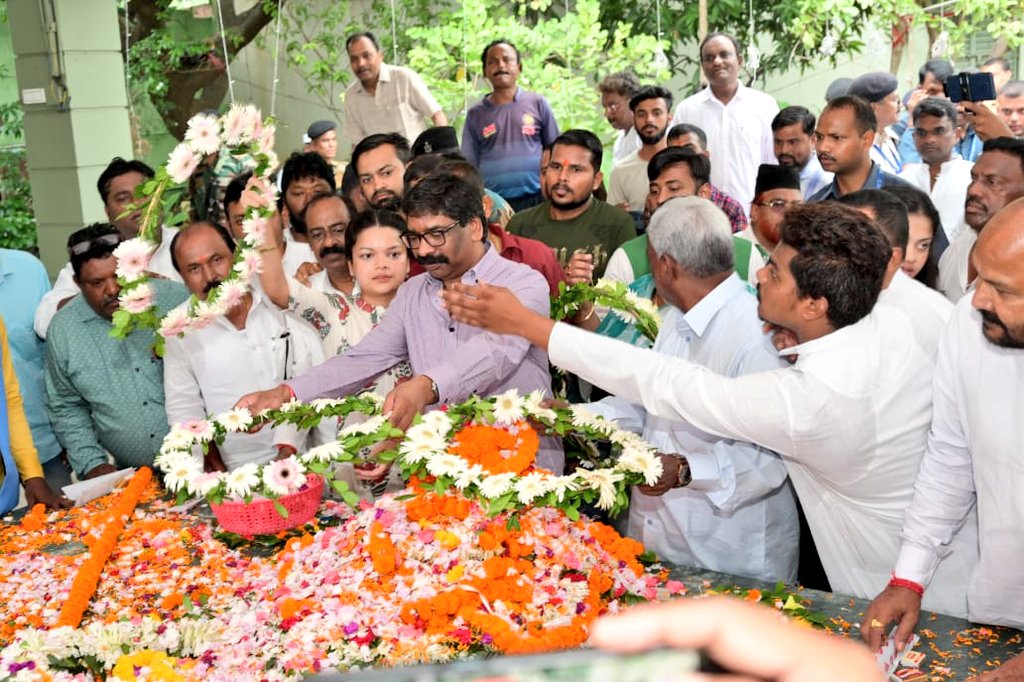 निर्मल दा के आदर्श आज भी हमारे भीतर जिंदा हैं, वह हमारे मार्गदर्शक थे, CM हेमंत ने…-Nirmal da's ideals are still alive within us, he was our guide, CM Hemant…