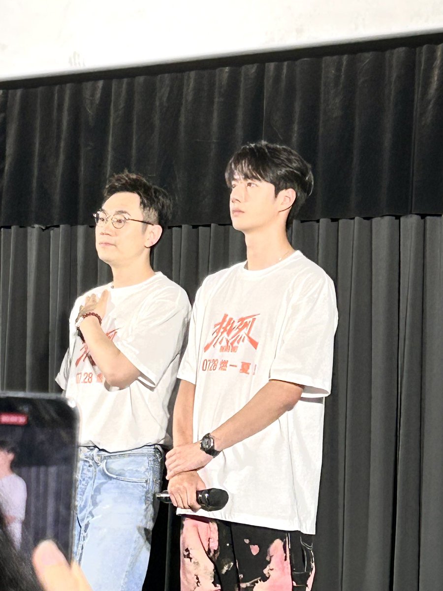 Maieunso's tweet photo. ชีวิตติ่งคอมพลีท ถ่ายรูปถ่ายวิดิโอมือสั่นมาก น้องดีมาก ขอบคุณโชคชะตาที่ให้เราได้เจอกัน สัญญาจะรักตลอดไปคับคนเก่ง 💚❤️#wangyibo_oneandonlyTH #WangYibo王一博 #ประเทศไทยมีหวังอี้ป๋อเเล้ว https://t.co/WafXTJU8o7