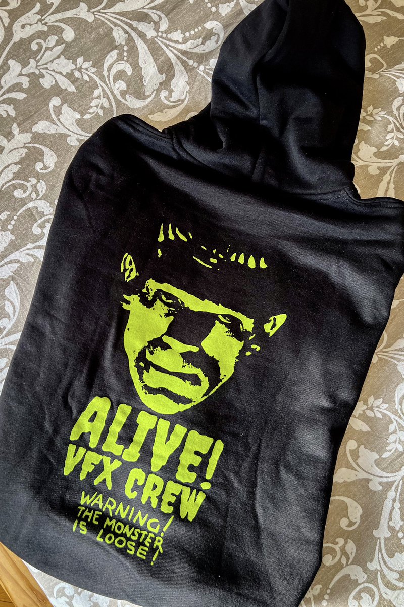 KoldoSerra's tweet photo. Por cierto, aprovecho que ayer no puse la cara B de la sudadera para colgarla hoy y darles de nuevo las gracias a @davemix y @alivecreative !!

Warning! The monster is loose!! https://t.co/SgmSLkK3BJ