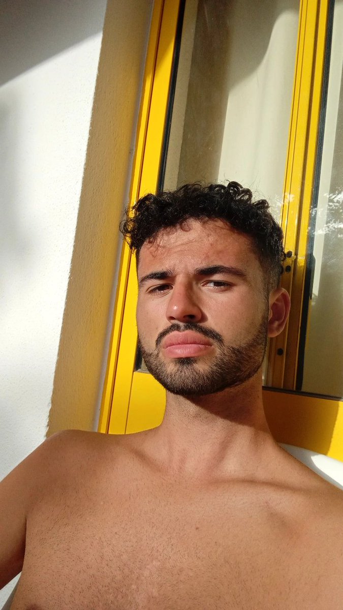 yxngbat's tweet photo. Senti me bué bonito https://t.co/kzaRXvUFmj