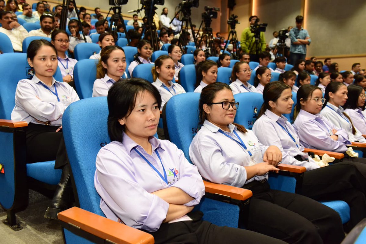 MSDESkillIndia's tweet photo. Students from North-East pursuing Japanese Language training in Gurugram, Haryana, attended the launch of a special initiative by MSDE that is specifically designed for the Northeast region. The program aims to empower the youth in the region by providing them with quality education and training. It focuses on industry-specific requirements and provides targeted training to enhance their employability. #Skills4NorthEast #SkillIndia #IIE #Skill4All #LightingLives #BuildingFutures #NortheastEmpowerment #TransformingLives #NorthEastIndia #SkillIndia