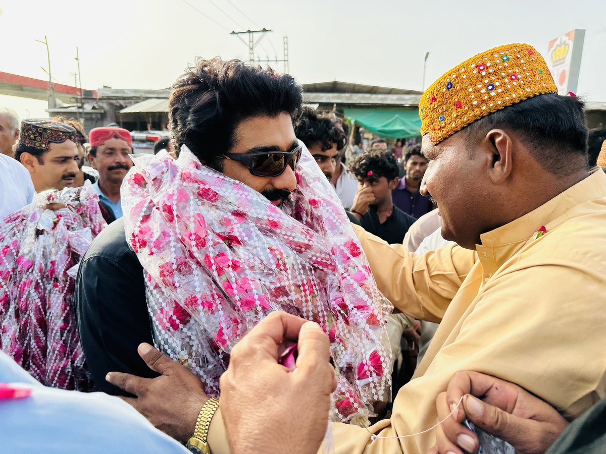 MurtazaPPP's tweet photo. MIRPURKHAS: PPP MPA @SyZulfiqarShah inaugurated the 26km asphalt road scheme from Sindhri Road to Magan Mor via Jhorbi.
#VoiceOfMirpurkhas 
@BBhuttoZardari https://t.co/Sd3dxA8LLK