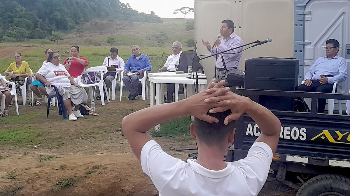 SanJose_CP's tweet photo. En un encuentro religioso celebramos la vida y agradecimos al creador por su bondad con nuestro colectivo 🕊️

Un gracias a los pastores y líderes espirituales que nos comparten su fe en Jesucristo 🙏🏽 

@CNRCOMUNES @MisionONUCol @ARNColombia @AlejamillerR @JEP_Colombia 🇨🇴 https://t.co/a0lJFlSQGe