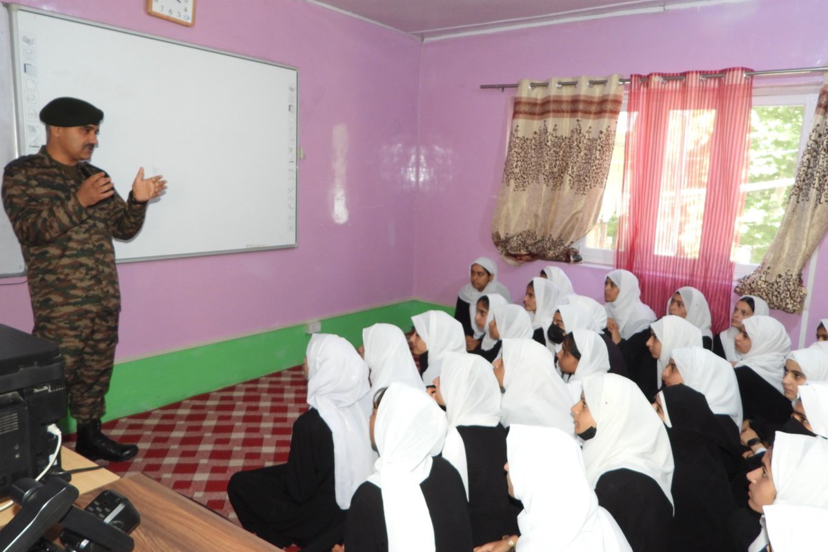 AlamDar1917's tweet photo. STUDENTS OUTREACH PROGRAMME
Indian Army conducted a remarkable and insightful #StudentOutreachProgramme at Govt. Higher Sec. School #Karnah, #Tangdhar. This event was organized under the #auspices of the #ShaktiVijayBrigade. A total of 63 girl #students attended the event. https://t.co/6hOF3hL2TJ