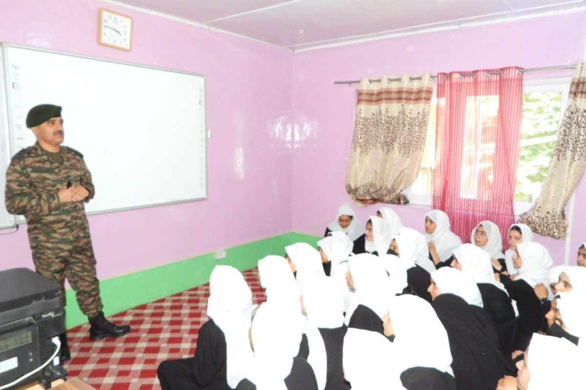 AlamDar1917's tweet photo. STUDENTS OUTREACH PROGRAMME
Indian Army conducted a remarkable and insightful #StudentOutreachProgramme at Govt. Higher Sec. School #Karnah, #Tangdhar. This event was organized under the #auspices of the #ShaktiVijayBrigade. A total of 63 girl #students attended the event. https://t.co/6hOF3hL2TJ