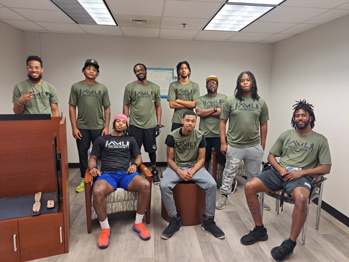 AmlVenture's tweet photo. College student moving specials. BOOK NOW! #NCAT #ncat26 #uncg #hpu #wssu #wfu https://t.co/kry8MtIRrZ