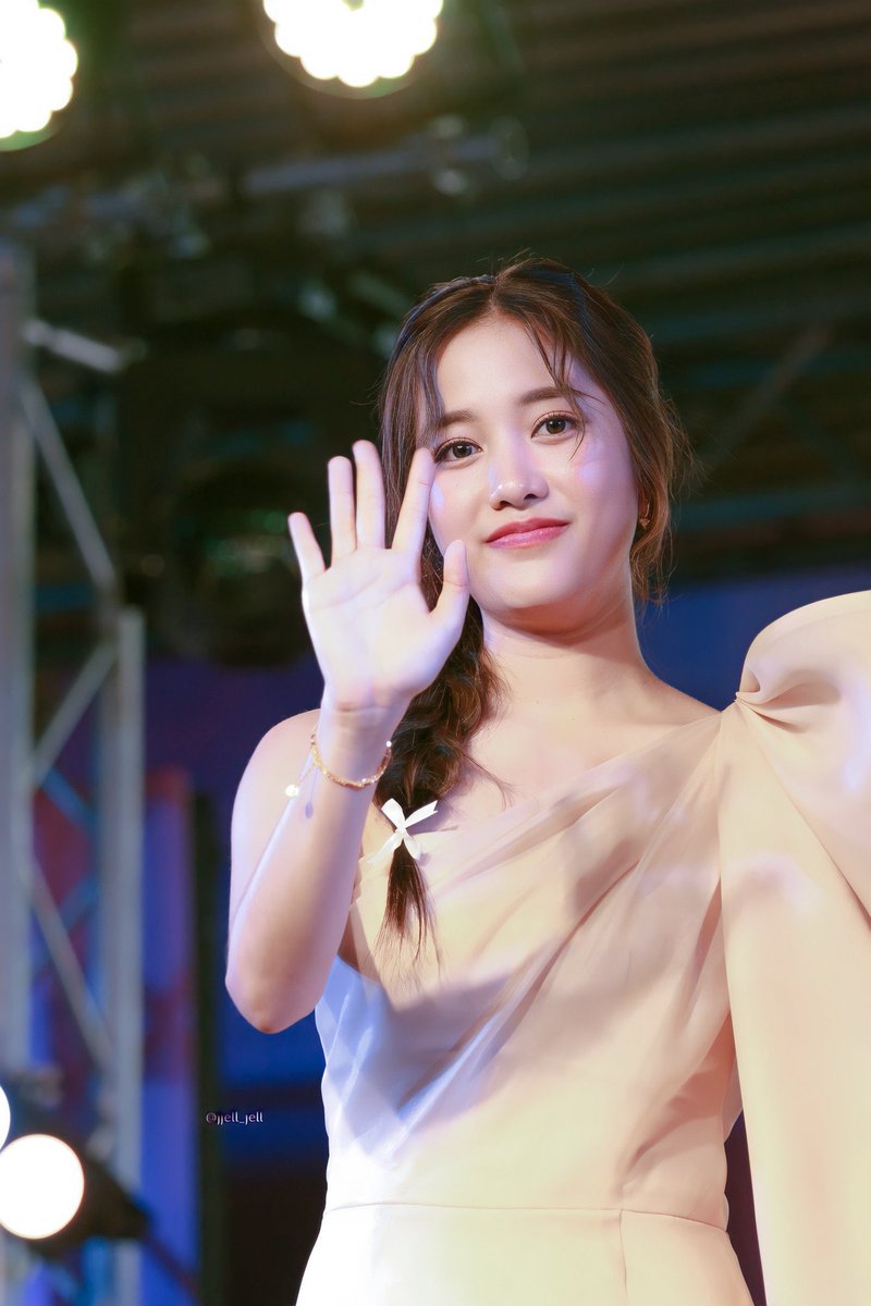 yhongzaa's tweet image. สุขสันต์วันเกิดนะคะพี่ฟรีน ขอให้พี่ฟรีนมีแต่รอยยิ้มในทุกๆวัน ขอให้พี่ฟรีนสุขภาพร่างกายแข็งแรง ขอให้พี่ฟรีนไม่เจ็บ ไม่ป่วยทั้งทางกายและจิตใจ ขอให้ตั้งแต่วันนี้ไปมีแต่เรื่องดีๆเข้ามาหาพี่ฟรีนเยอะๆนะคะ รักและซัพพอร์ตเสมอนะคะ 💕🐰🌷
#srchafreen 
#HappyFreenDay