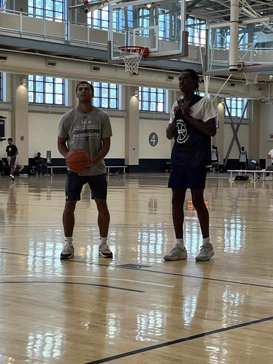 Just working 🏀 @YaleMBasketball @yalekinger @CoachElkin @AcademyVikings @TheCOHSS @TheCoachHolman