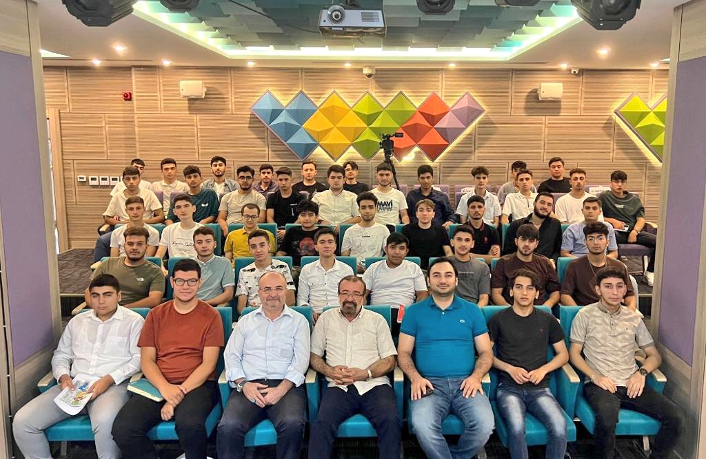 meb_dinogretimi's tweet photo. GELECEĞİN GENÇ HATİPLERİ
Genel Müdürlüğümüz ve Uluslararası Müslüman Alimler Dayanışma Derneği tarafından 07-25 Ağustos 2023 tarihleri arasında düzenlenen Genç Hatipler Minberde Hutbe Okuma Yarışması, 81 il birincisi öğrencilerimizin eğitimi İstanbul’da başladı.
@drahmetisleyen https://t.co/GGQDerfOfc