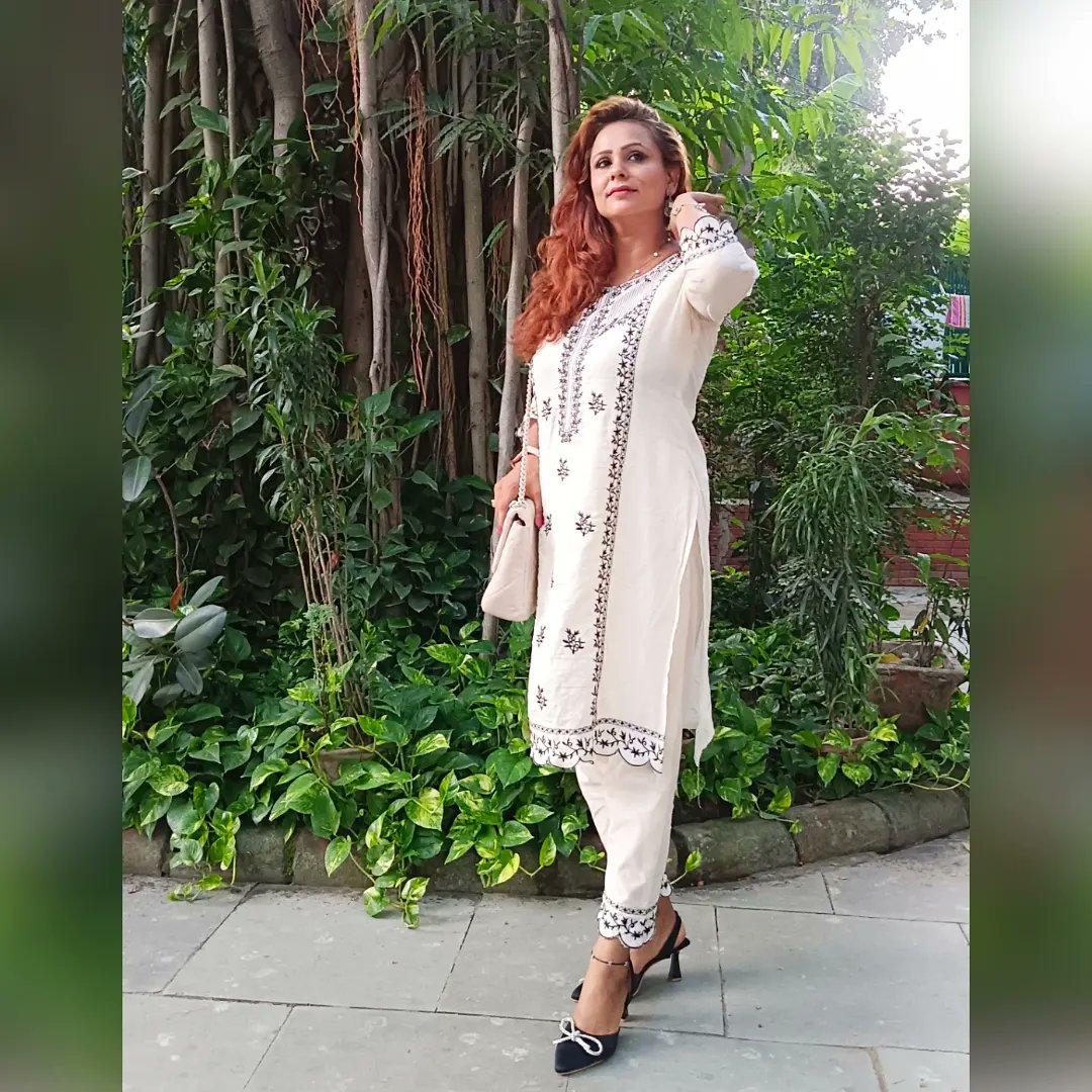 nishaasingh8130's tweet photo. Love yourself everyday🤍🤍 #love https://t.co/NVe5PROEvU