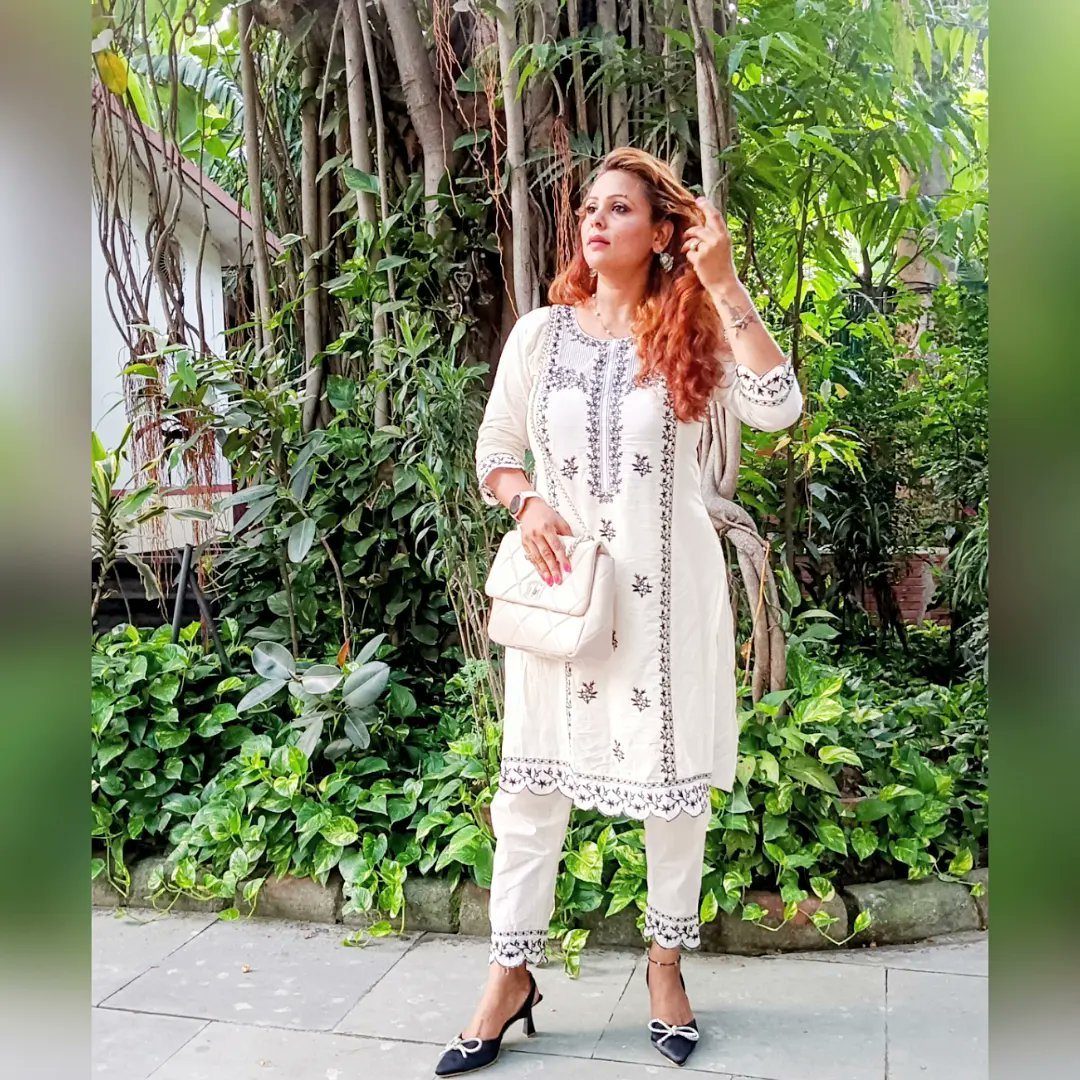 nishaasingh8130's tweet photo. Love yourself everyday🤍🤍 #love https://t.co/NVe5PROEvU