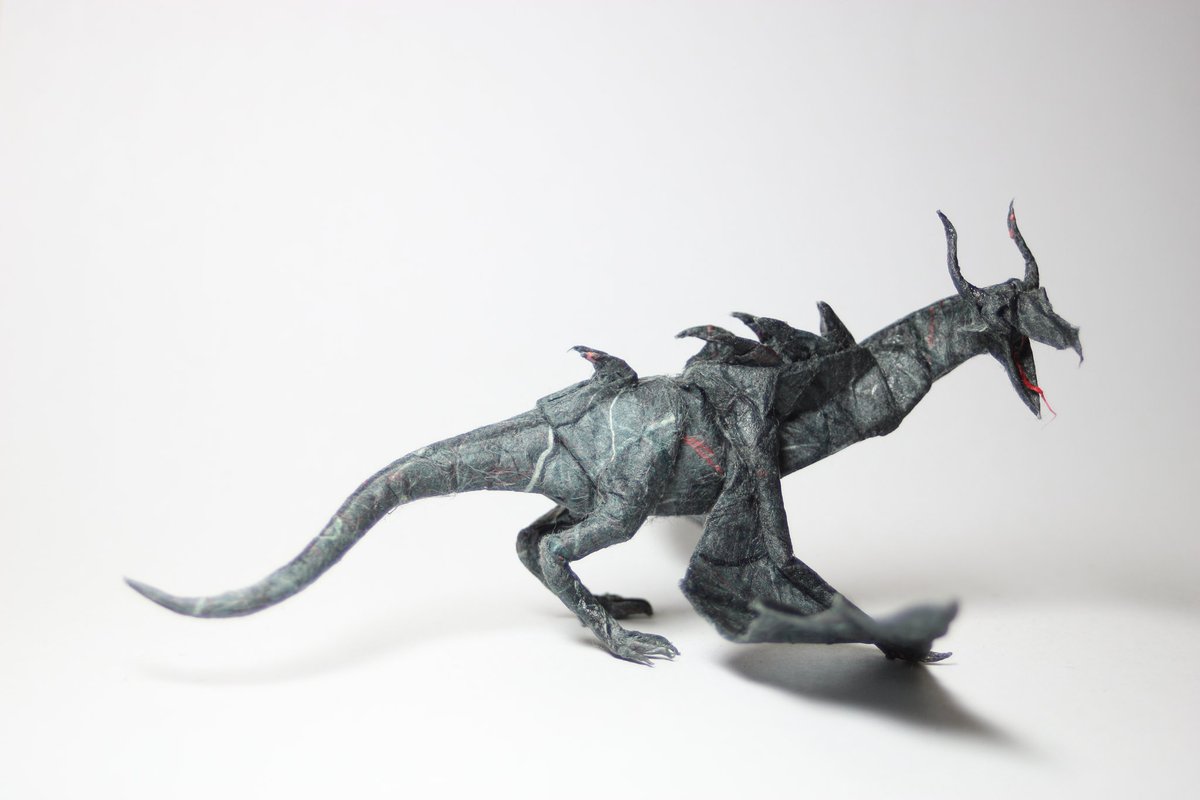 FranOrigami's tweet photo. Wyvern, based on the original design by Miyamoto Chulla. Folded by me with a 35cm square of unryu paper. #origami #dragon #alduin #paper #paperart #paperfolding #papiroflexia https://t.co/2wlOJimN1f
