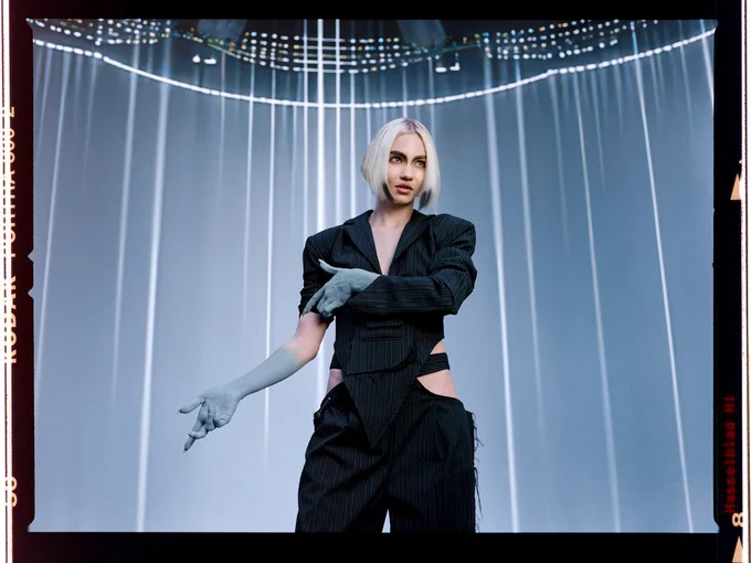 F3Au_fmXgAAtxoH?format=webp&name=small