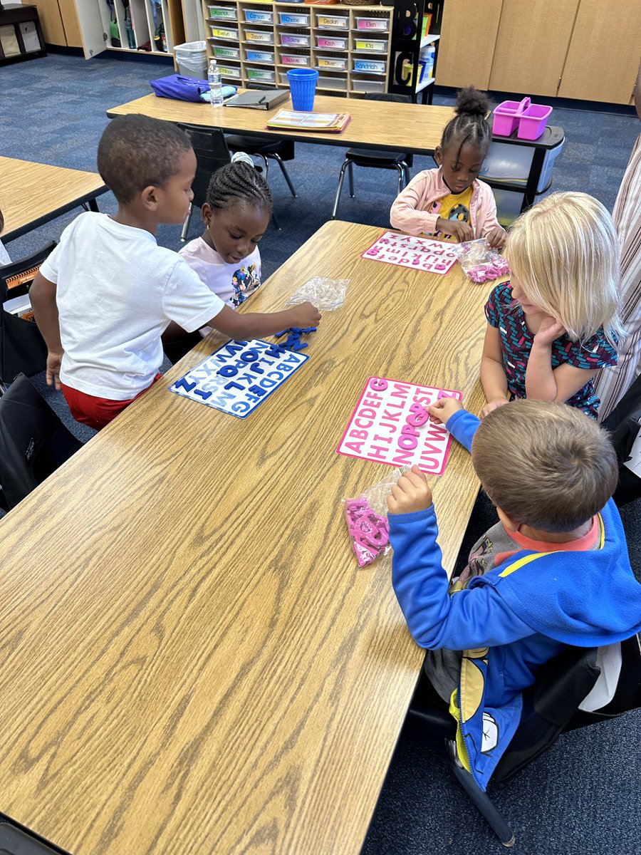 Mrs. Vic tweet media