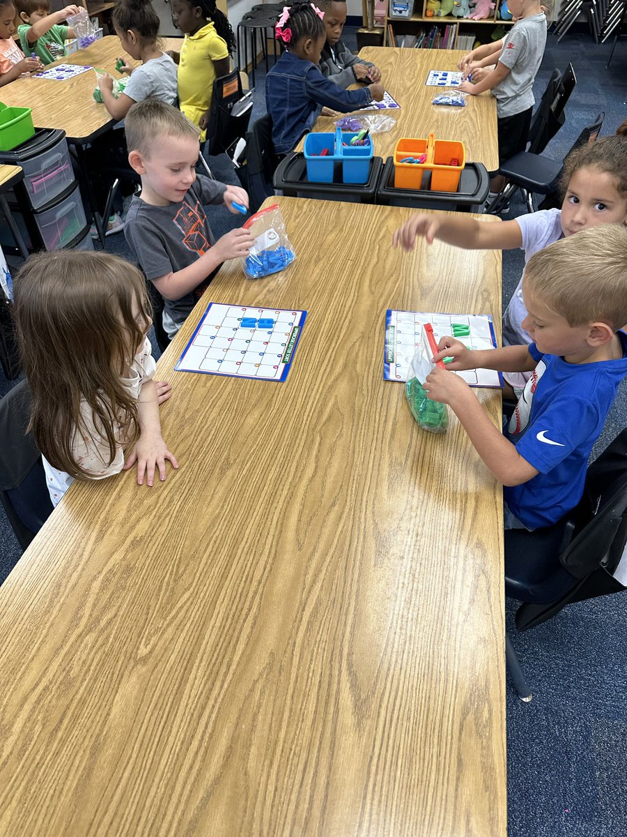 Mrs. Vic tweet media