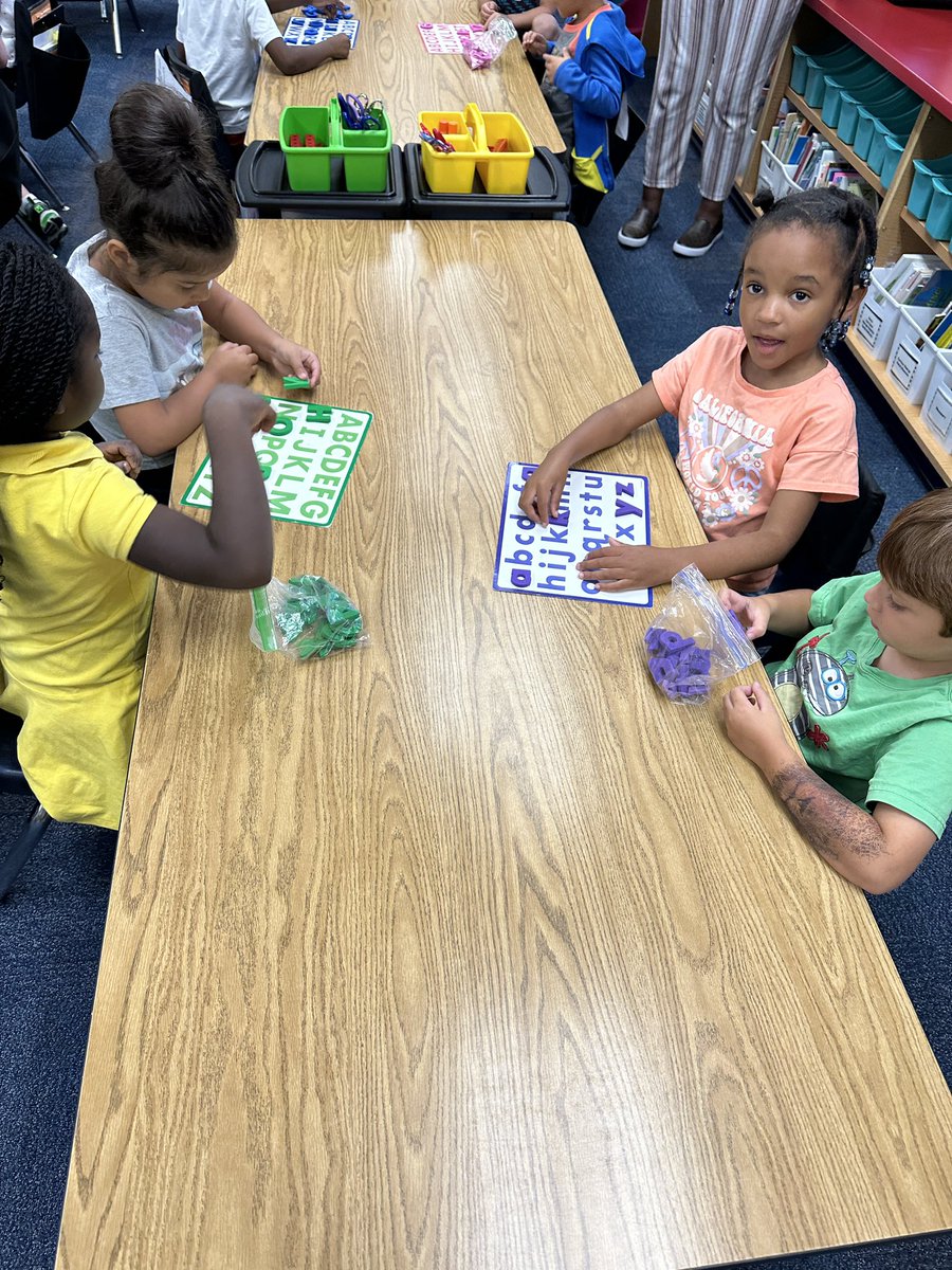 Mrs. Vic tweet media