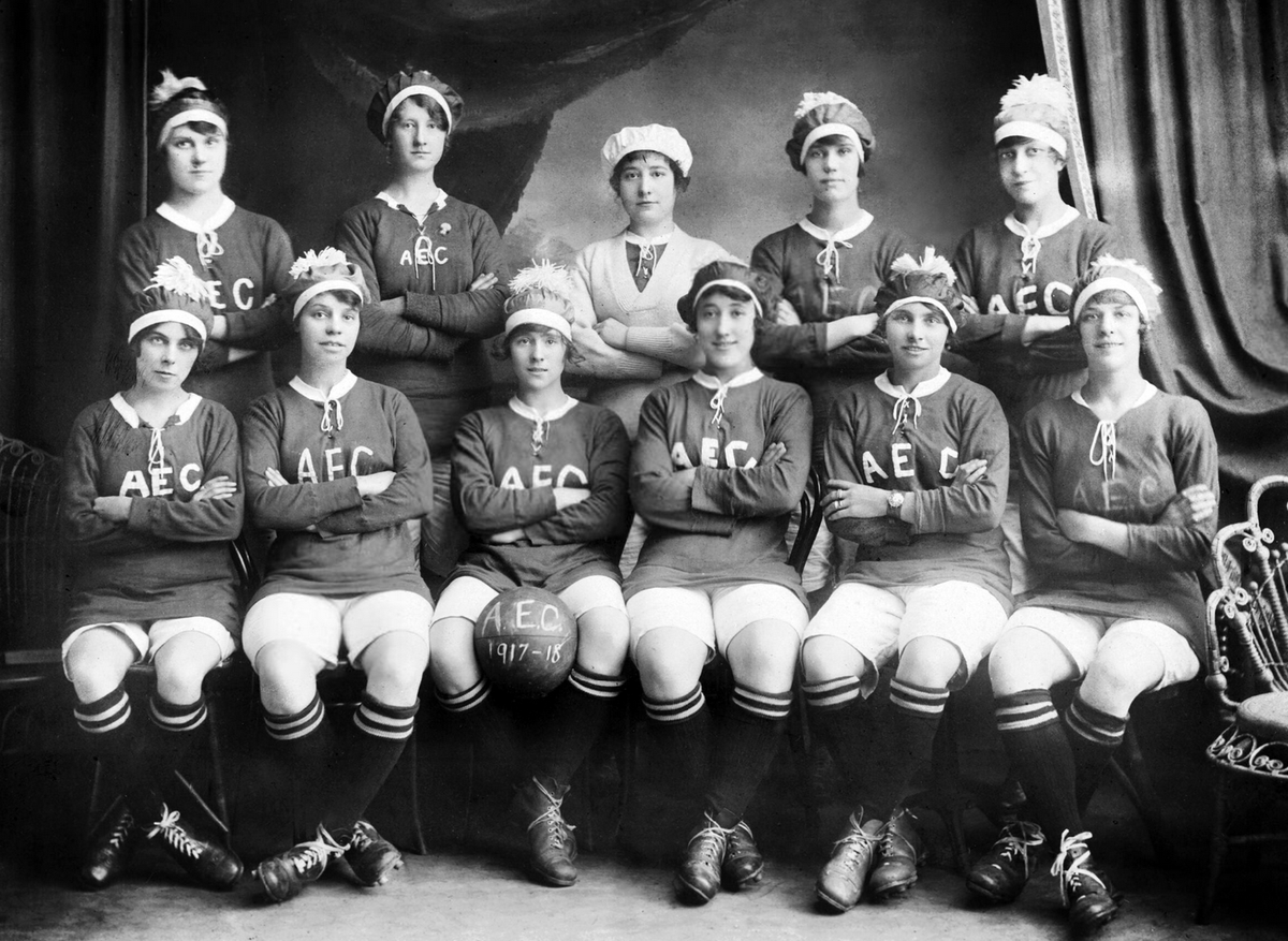 HH Pod S02E01: our conversation with @jchiaverini  is now live. TNT, women's soccer, and historical imagination. Listen now!

loom.ly/IIiuHQg