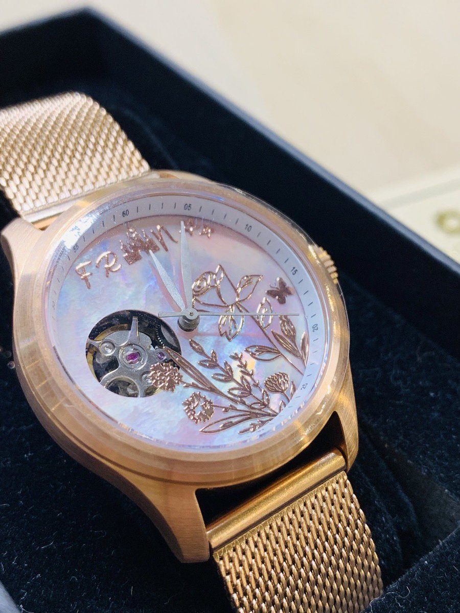 heineken0716's tweet image. It’s took me 2 hours 555

Wish P’Freen will getting happy memories 

Donate :
@ads08000 
@shadow_r 
@ichiwu17 

———— Taiwan Mami ( TWHT) ———

#srchafreen 
#SarochaSoloStage 
#HandmadeWatch 
#HappyFreenDay 
#ForeverWithFreen