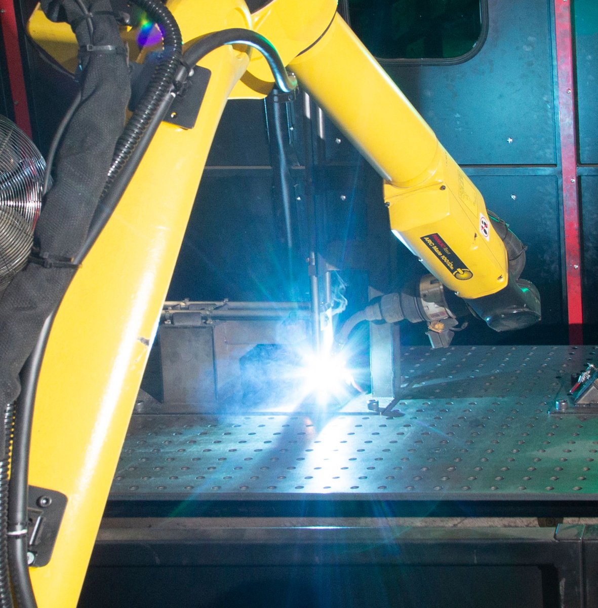 We integrated a twin-bay #robotic #MIGwelding plant, bolstering our production volume considerably. Encouraged by this upturn, we have recently installed a second unit! 🦾

Check out videos of our robotic #welders in action here: bit.ly/3kibF0h  

#Fabrication #UKMfg