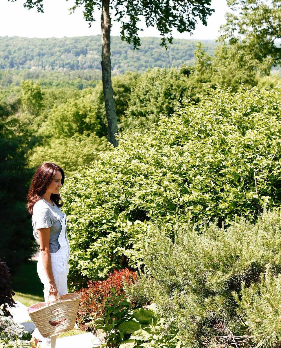 CocobabaOFL's tweet photo. Today is National Happiness Day and we want to know what makes you happy. I'll go first 🙋🏻‍♀️ Being outside in nature. You're turn....

#nationalhappinessday #findyourhappy #happyplace #cocobabamom https://t.co/2sAFeOQYfJ https://t.co/rJ2Yihq6Cb