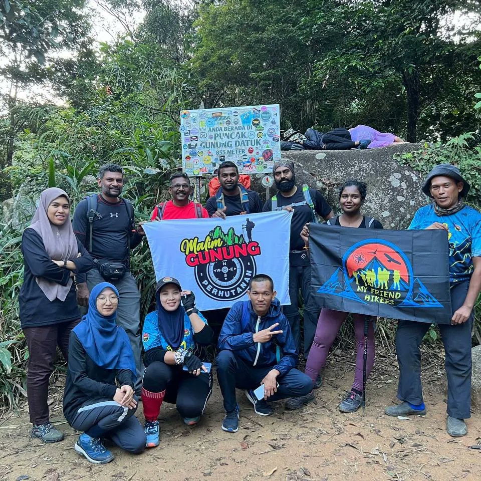 MyFriendHikers's tweet photo. TRANS NANING via GUNUNG DATUK (5/8/23)

Alhamdulillah..

Tahniah buat semua peserta dan kru kerana berjaya menamatkan trip ini dengan selamat.

Terima kasih atas kesudian anda sertai trip anjuran @MyFriendHikers.

#MyFriendHikers #MFH #OpenTripMFH #HikingAroundN9 https://t.co/goyPyhKUsd