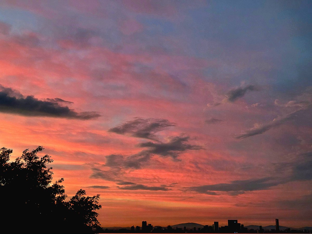Carbagod's tweet photo. Memoria de un amanecer. https://t.co/KcO1ZpuQ4I