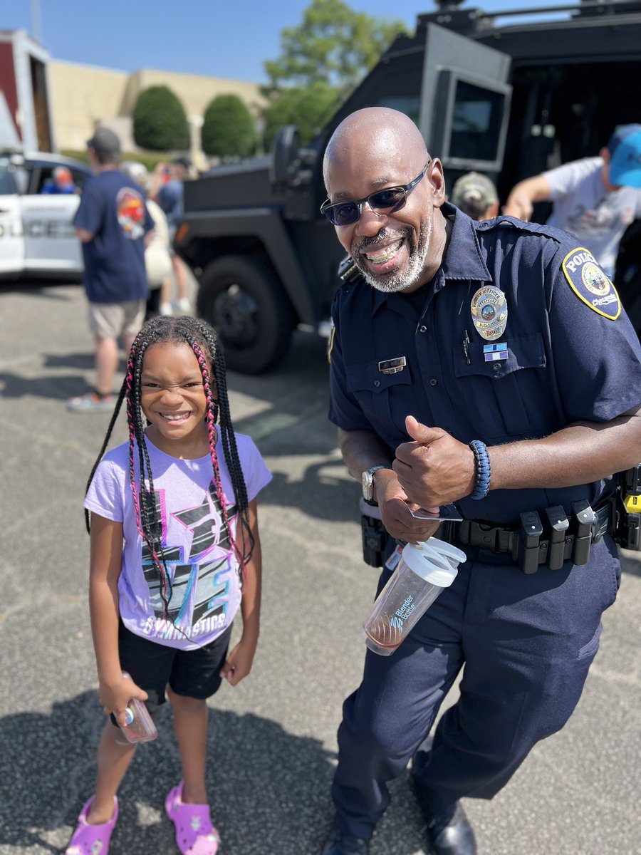 CPD_Careers's tweet photo. 🚓🚒🚛 On July 29th, we had a blast showcasing some of our vehicles &amp; connecting with the community at the #TouchATruck event hosted by Chick-fil-A Portsmouth Blvd.

🎉 A big THANK YOU to Chick-fil-A for organizing such a fun-filled day! 🙌 
@AboutChesapeake @ChesapeakeFire https://t.co/T74FBpS1j0