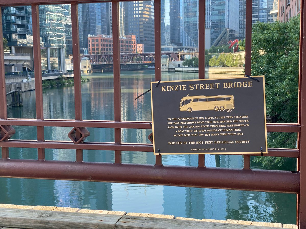 Riot Fest tweet media