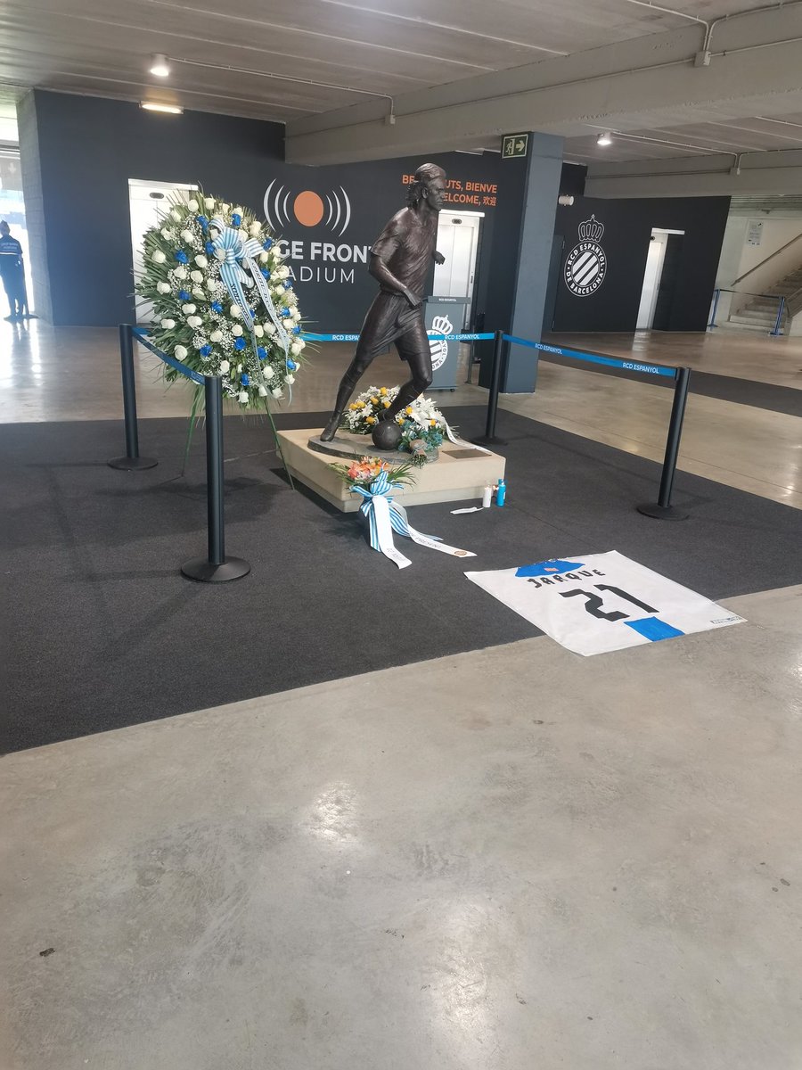 espanyol_futsal's tweet photo. Sempre amb nosaltres 2️⃣1️⃣
#jarque #RCDE https://t.co/MbKO1YEysW