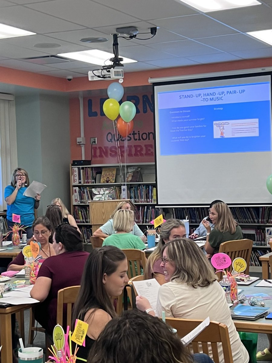 TrinityOaks's tweet photo. Our instructional staff kickoff last week was BRIGHT and fun!! We’re so happy to have our Oakie teachers back 💡🎉🌳 @pascoschools @MelissaMjarvis @J_Gray78 https://t.co/KpRgrodIN0