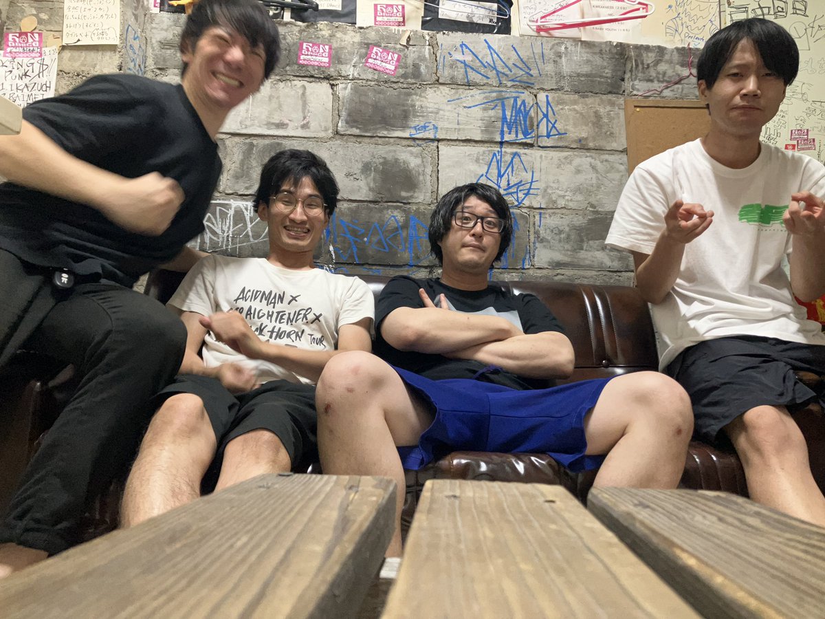 thez_band's tweet photo. 08/08 堺FANDANGO
ありがとうございました‼️

次回は08/14 心斎橋Pangea‼️ https://t.co/2tIV9gwWvh