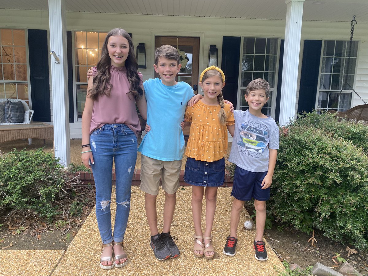 Hello to high school!
Nita - 9th
Shepherd - 7th
Ellis - 5th
Cal - 3rd
It’s going to be a great year 💗