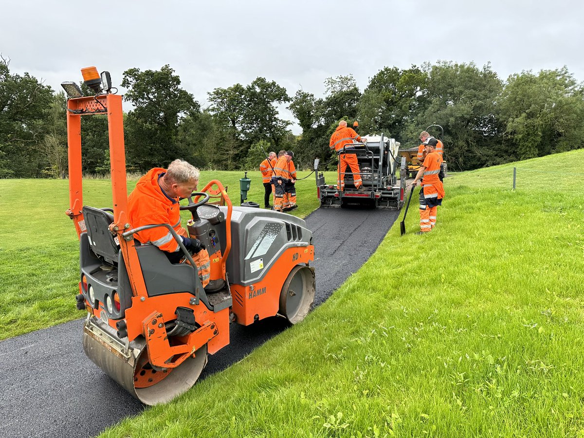 Further improvements taking place on our pathways this week with tarmac laid on 5 more sections thanks to @AsphaltSW