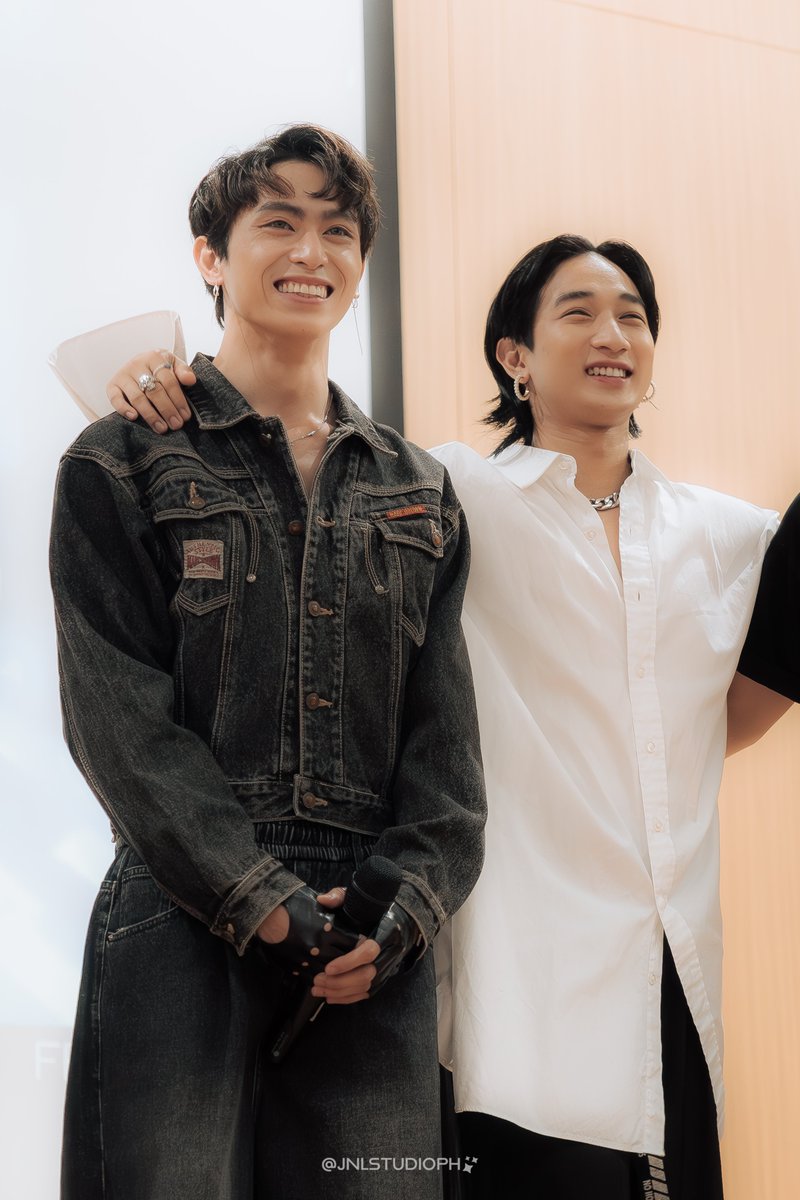 jnlstudioph's tweet photo. YML NIKO & BRIAN @hardheadedniko @ZamoraBri_ at PKYF 2023: Culmination Day
π
August 5, 2023
πUP School of Statistics Auditorium
Yayakapin sa UPD
#143YesMyLove @143yesmylove #YesMyLoveatPKYF
#PKYFCrossover #PKYF2023 #UPArirang https://t.co/XT3Veku2Wm