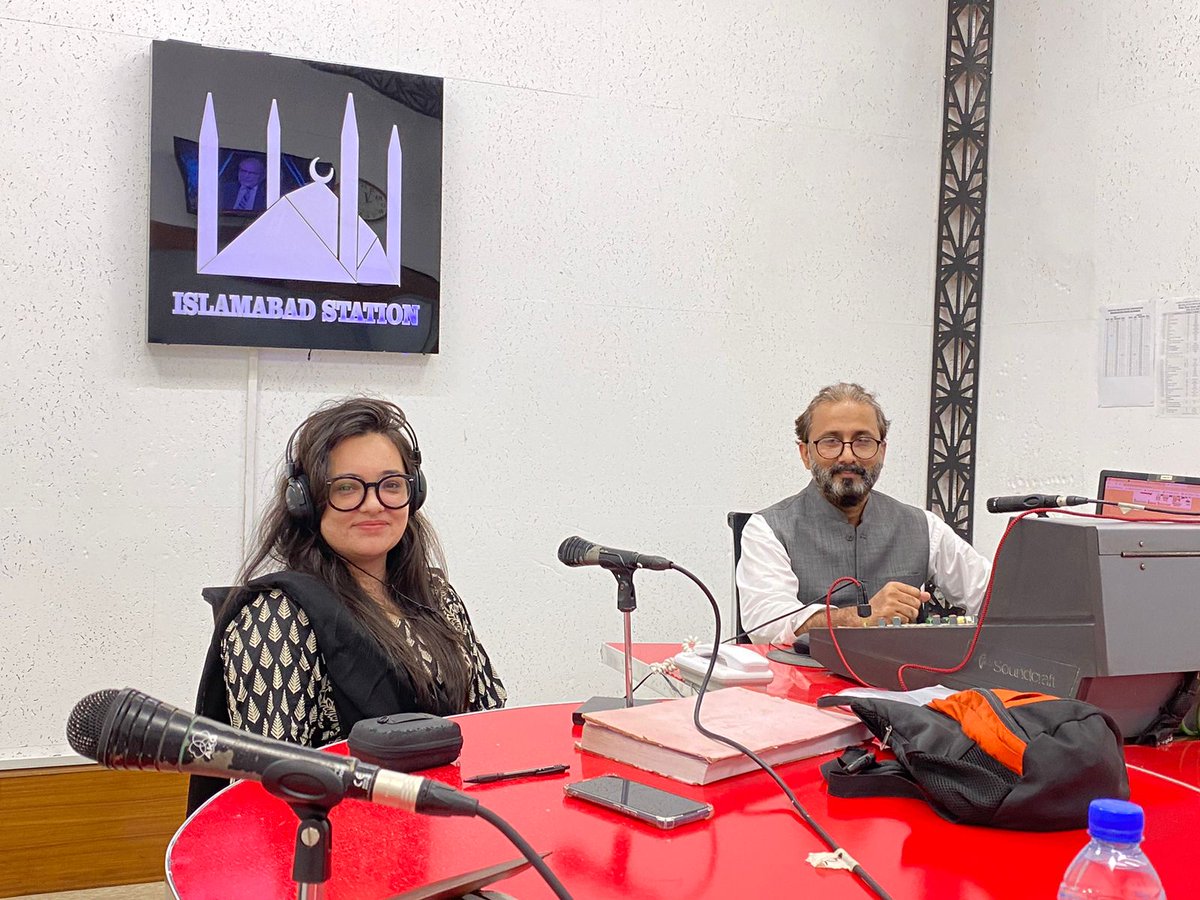 MaheenAmjad's tweet photo. This marks my debut on a radio show, and I extend my gratitude to Mr. Arshad for extending the invitation to join his program.
@EcoleDeEnt #SHEWURT #TradeTurner @WomenAscension
#VICEE #Virtual #Incubation #Startup #Entrepreneurs #FM93 #JagtaPakistan #Pakistan #Global https://t.co/HHdaZATOlI