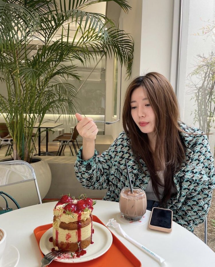 diannera's tweet photo. Ignore the way I eat. https://t.co/IT0OkRFt2Y