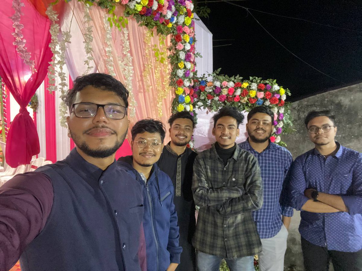 debasish__deka's tweet photo. We 🙏

@Gagan_J_Deka99 @ParthaYoung @biswaa_jit  @JintuSaharia2 @pakeez_ahmed https://t.co/MF5U25elzE