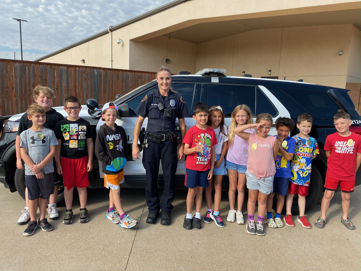 LPDCEU's tweet photo. Meet and Greet with the Learning Tree Children’s Academy. Thank you for our togetherness. 
——
#lubbockpolice #lpd #lpdceu #lubbock #texas https://t.co/0PMlUOePNT