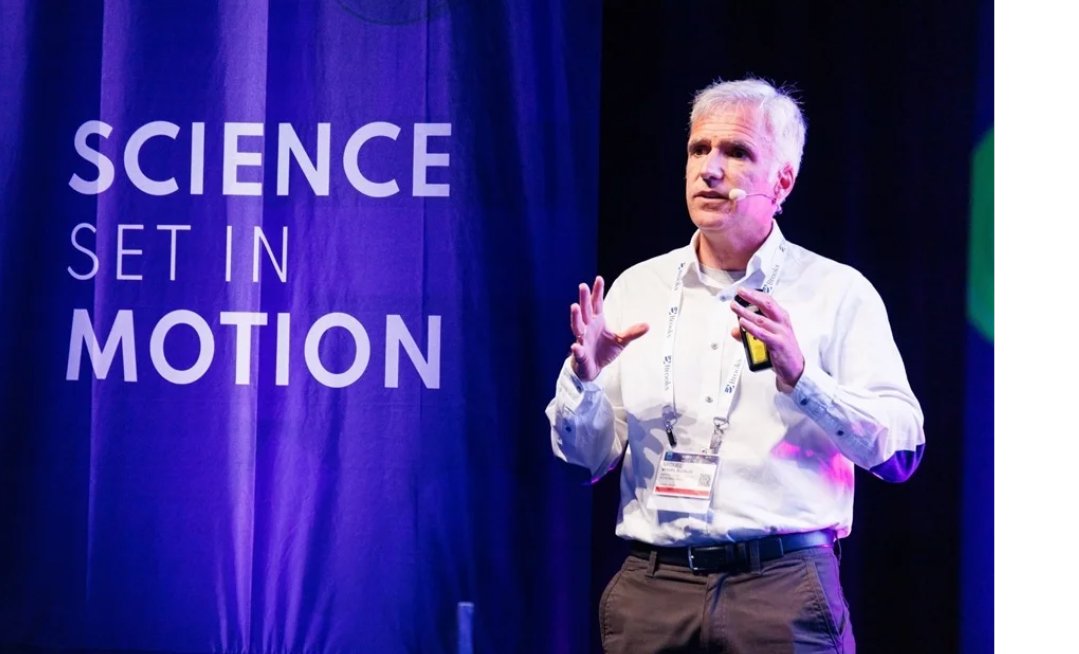 Miguel was one of the keynote speakers at #SLAS in Brussels, presenting 'The Golden Age of Enzyme Directed Evolution'. 🗣️ Check out his interview with @AZoLifeSciences where he talks about the driving force behind his passion for protein engineering ⬇️ azolifesciences.com/news/20230804/…