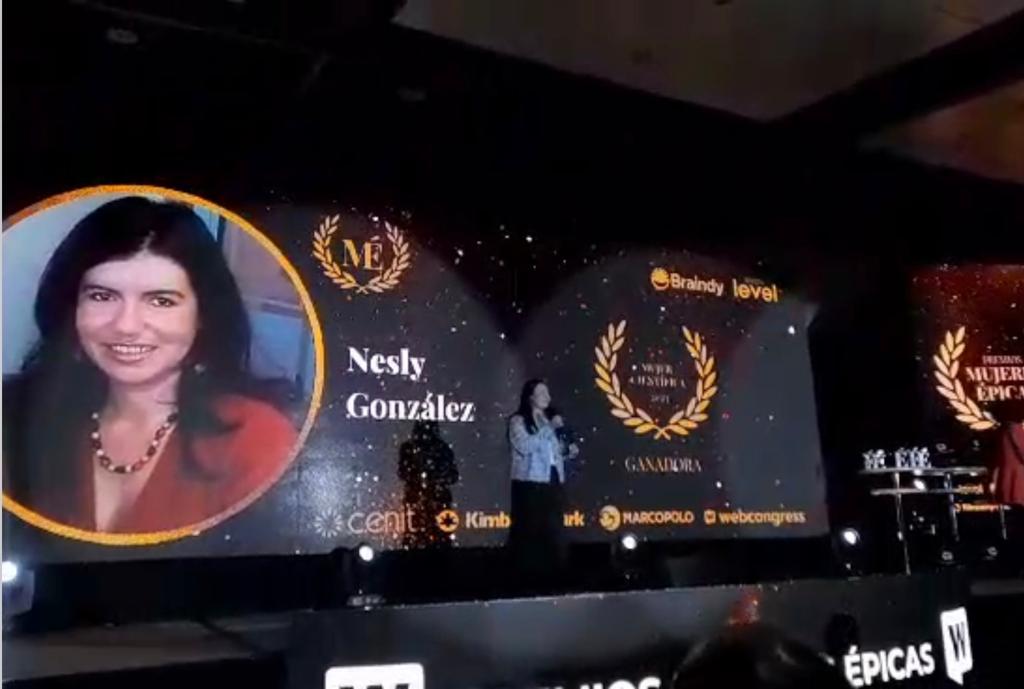 UPTCoficial's tweet photo. 🤩 #OrgulloUpetecista 🤩
El jurado experto de la @levelhumanright en alianza con @webcongress  entregaron a la docente de la Escuela de Matemáticas y Estadística de la #UPTC, Nelsy Rocío González Gutiérrez, el Premio 'Mujeres Épicas 2023' categoría 'Mujer Científica' 👩‍🔬 💛🖤 https://t.co/zKrUPxhTLv