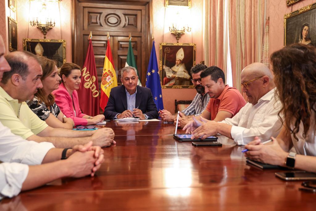 acacineandaluz's tweet photo. El Festival de Cine Europeo de Sevilla celebrará en noviembre una edición especial. 

Es el acuerdo al que hemos llegado hoy tras la reunión mantenida con el Ayuntamiento de Sevilla. https://t.co/aFNlEGKCW2