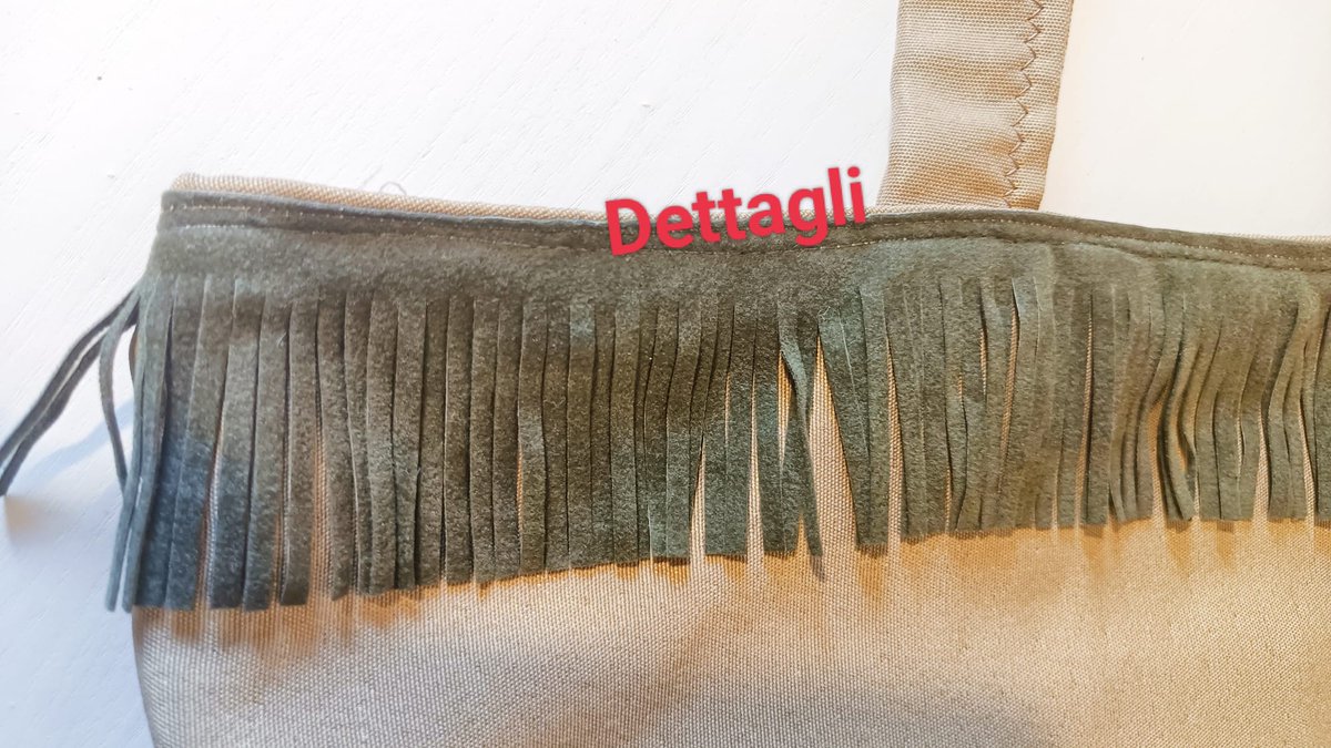 Franci46924979's tweet image. Ecco due #handmade per un giro in piazza, un aperitivo preserale 🍸, una passeggiata, con un occhio a questa quasi fine estate ☀️ 
Simpatiche, semplici, con la solita attenzione al #recycle 
Gradito il retweet🥰
#ecologic #recycling  #sostenibilità