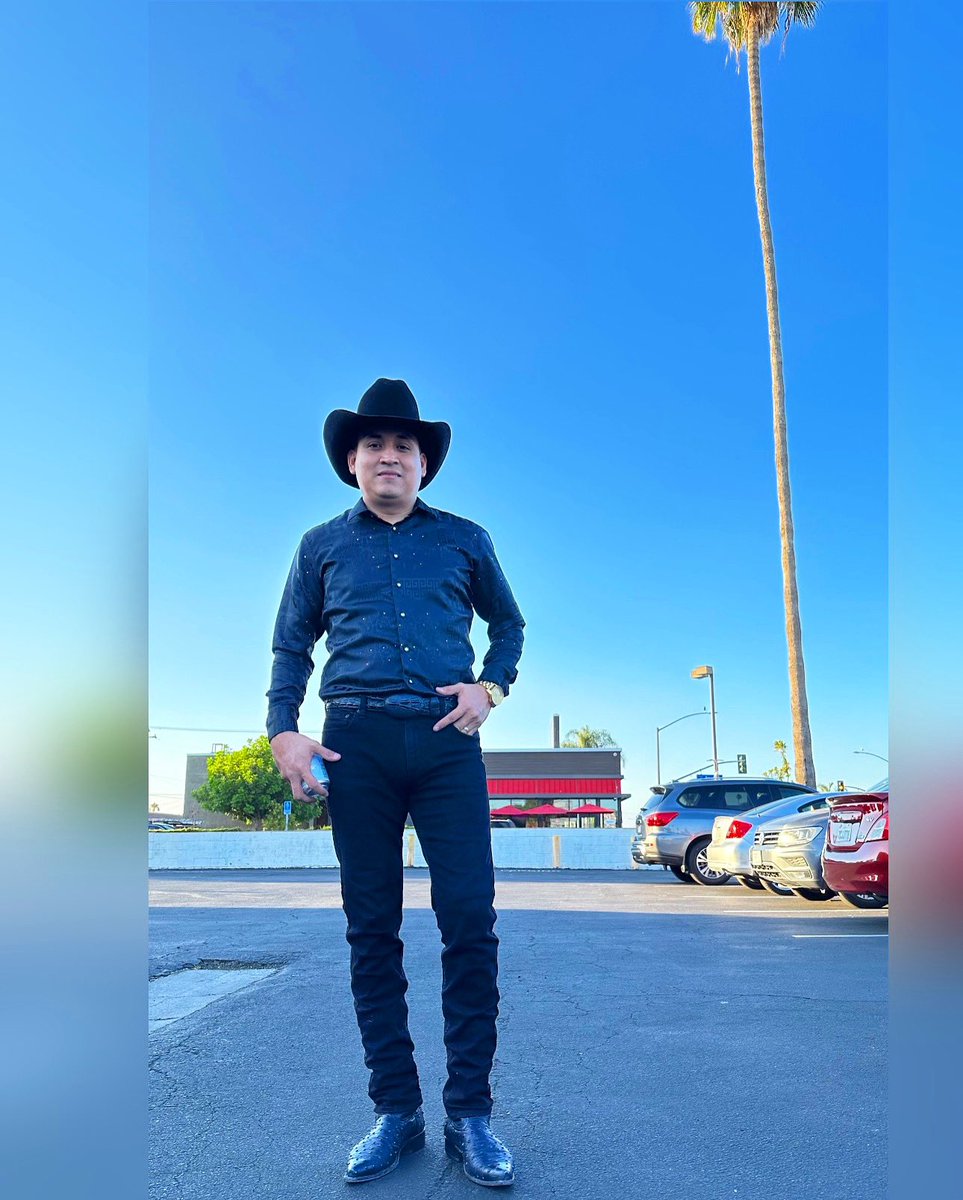 LosChavalonesS's tweet photo. #LosChavalonesS #ElChavalon   #SomosGuerreros #DesdeAbajo #Corridos #GrupoSierreño #Guitarra  #La #MusicaEnvivo #DesdeAbajo #AndamosChidos #TUBA #Guitarritas #ChuyElChavalon #BrandonElChavalon #Tocadichi  #Takamine #LosChavalones  #Sierreño  #CorridosChingones #CorridosPerrones https://t.co/EQ7qhe3E0N