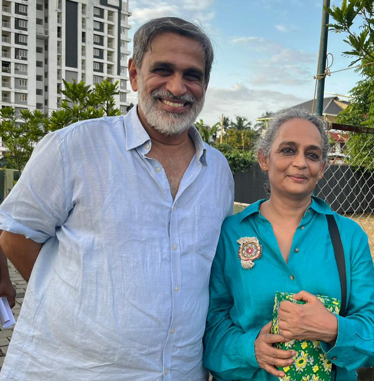 venurajamony's tweet photo. Enjoyed meeting eminent writer and activist, Arundhati Roy for the first time! I consider her book "The God of Small Things “ one of the best I have ever read. Her writings on current affairs continue to educate and inspire countless people.
#ArundhatiRoy #godofsmallthings https://t.co/LCmx7Em4et