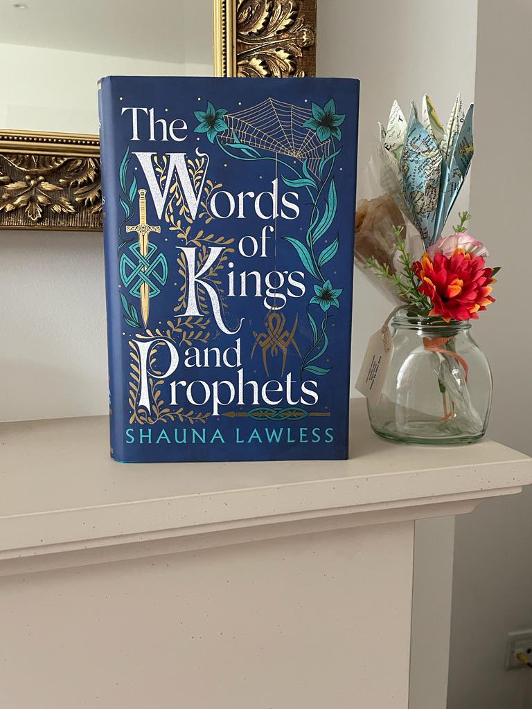 GIVEAWAY TIME 🔥❤️🔥 One lucky person is going to win a signed hardback of The Words of Kings and Prophets 📕 All you have to do is… Like this message Follow me Retweet (Re-X🤷‍♀️) Open internationally until the 14th August